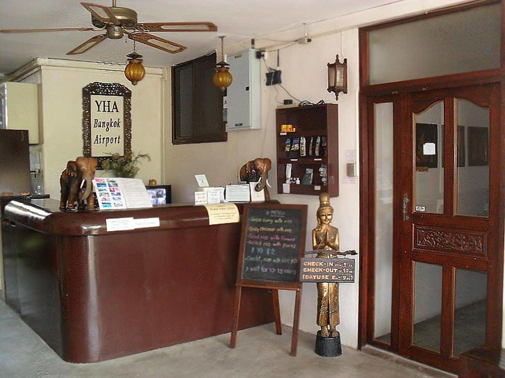 Hostel Yha Bangkok Airport Bang Phli Exterior foto