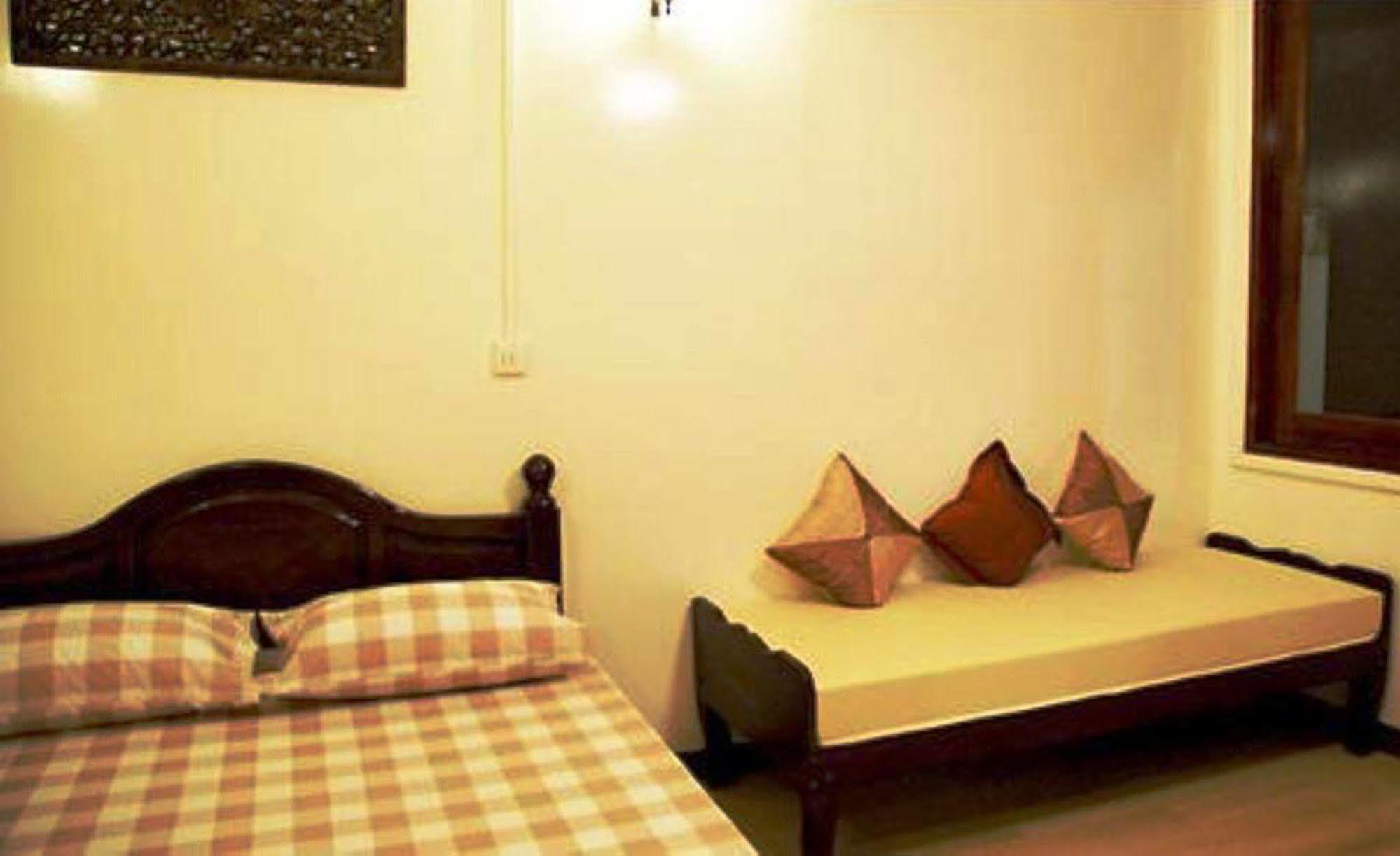 Hostel Yha Bangkok Airport Bang Phli Exterior foto