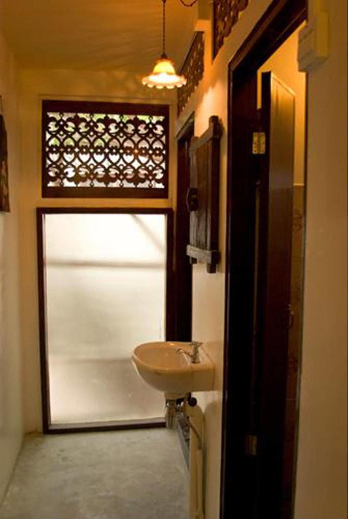 Hostel Yha Bangkok Airport Bang Phli Exterior foto