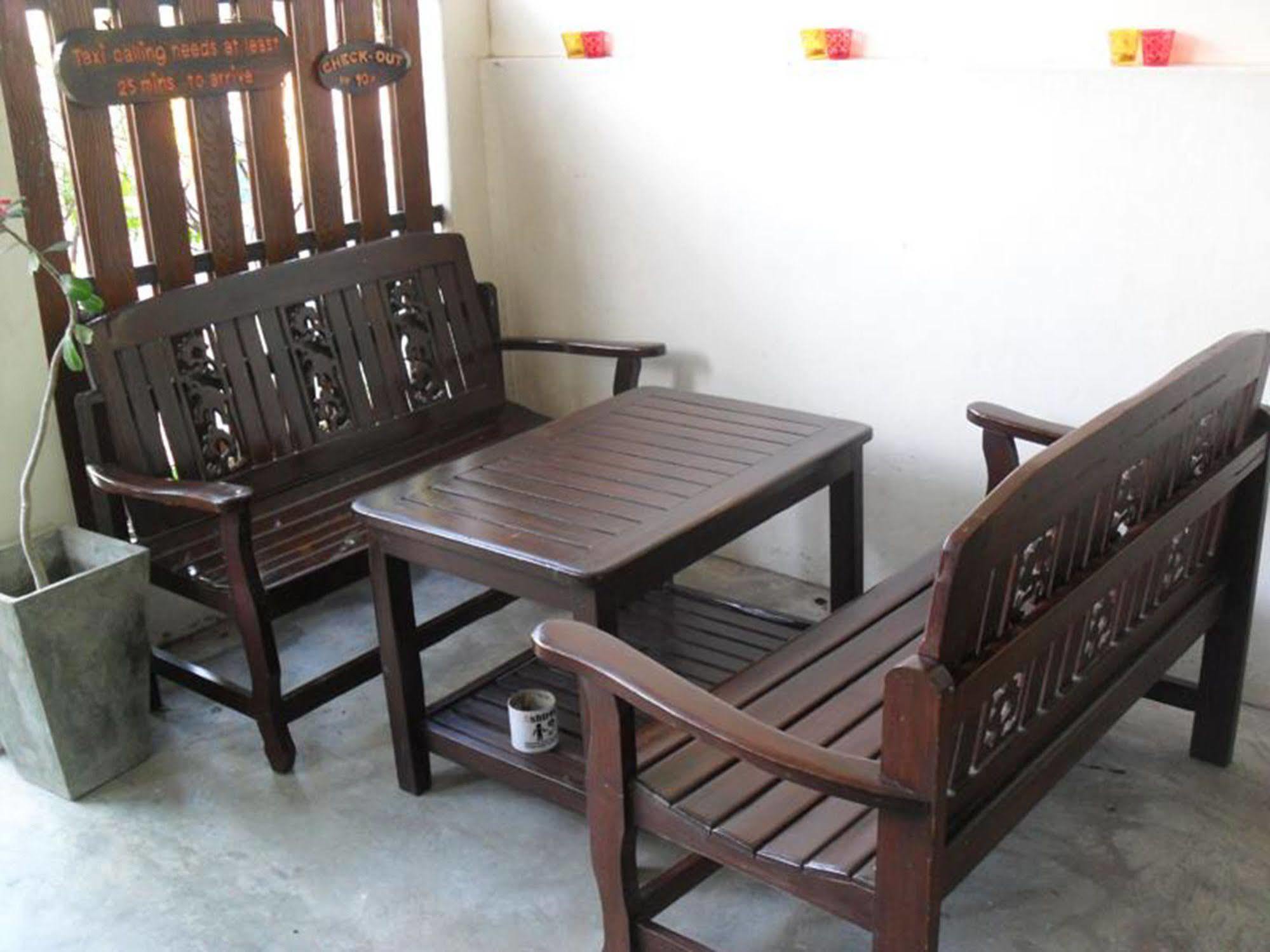 Hostel Yha Bangkok Airport Bang Phli Exterior foto